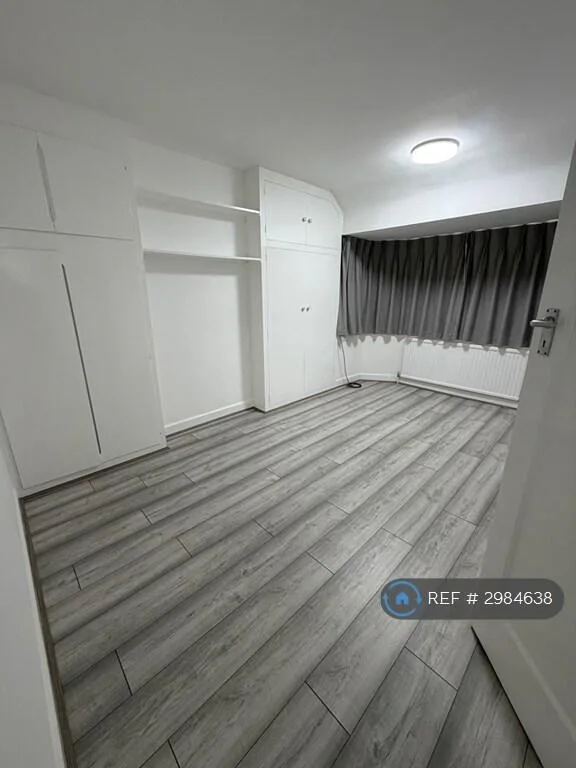 3 bedroom semi-detached house for rent