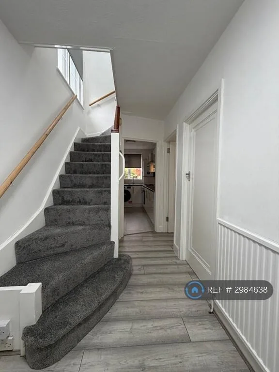 3 bedroom semi-detached house for rent