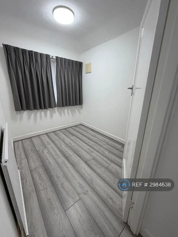 3 bedroom semi-detached house for rent