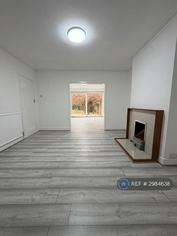 3 bedroom semi-detached house for rent