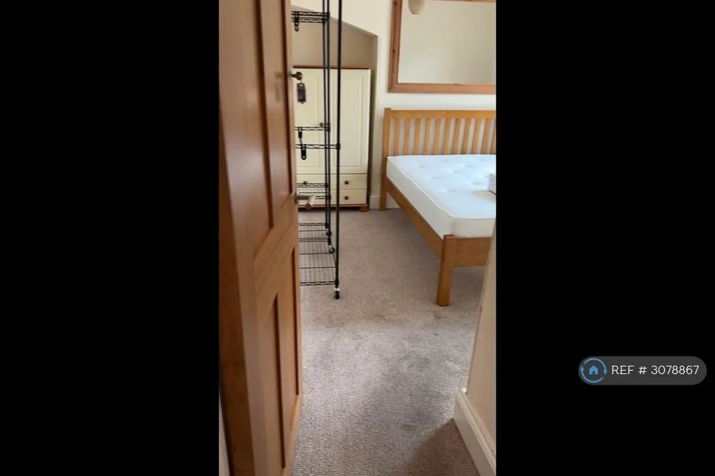 4 bedroom end of terrace house for rent