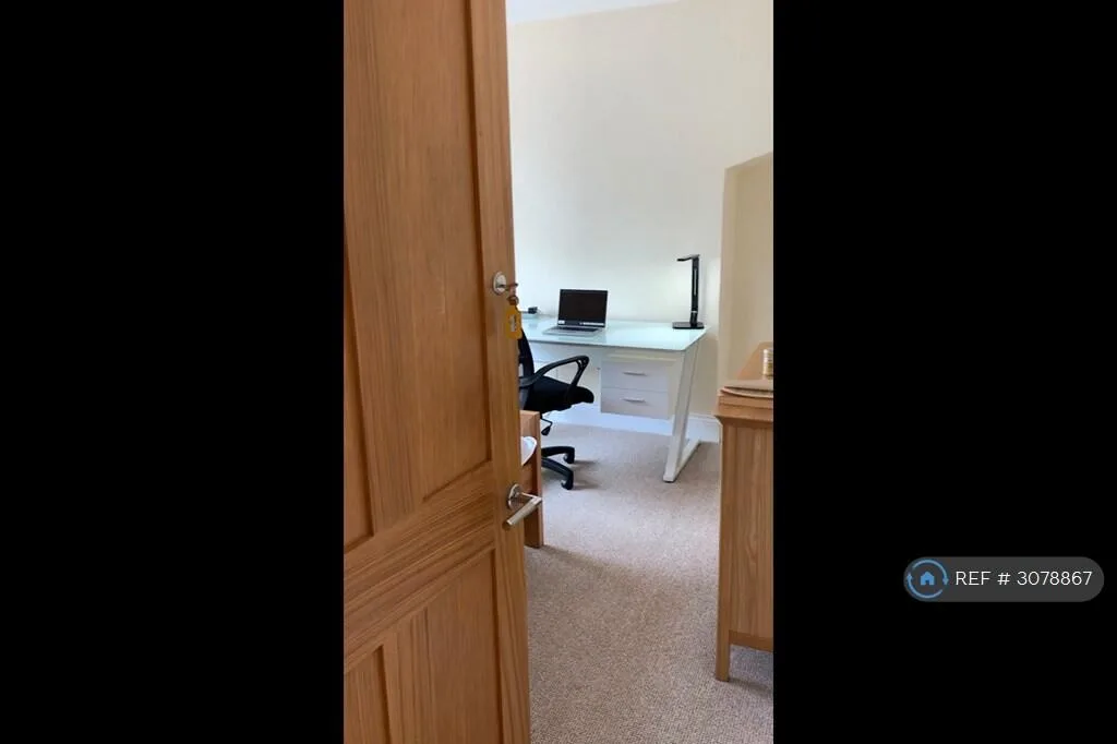 4 bedroom end of terrace house for rent
