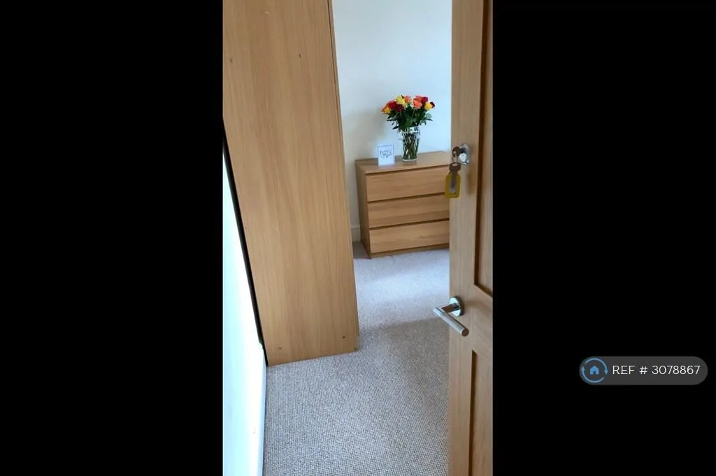 4 bedroom end of terrace house for rent