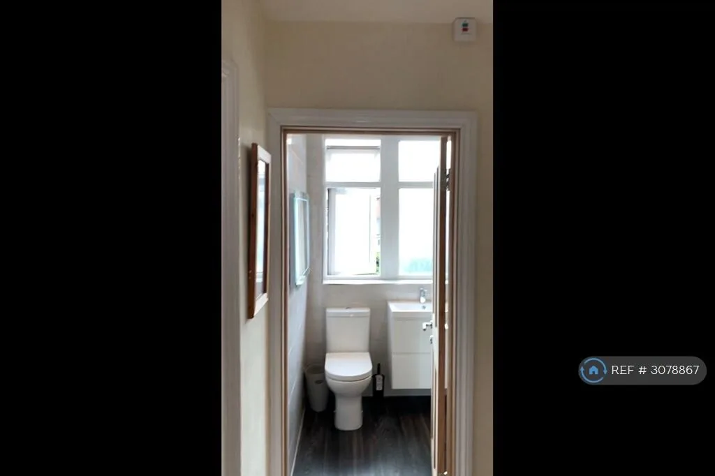 4 bedroom end of terrace house for rent