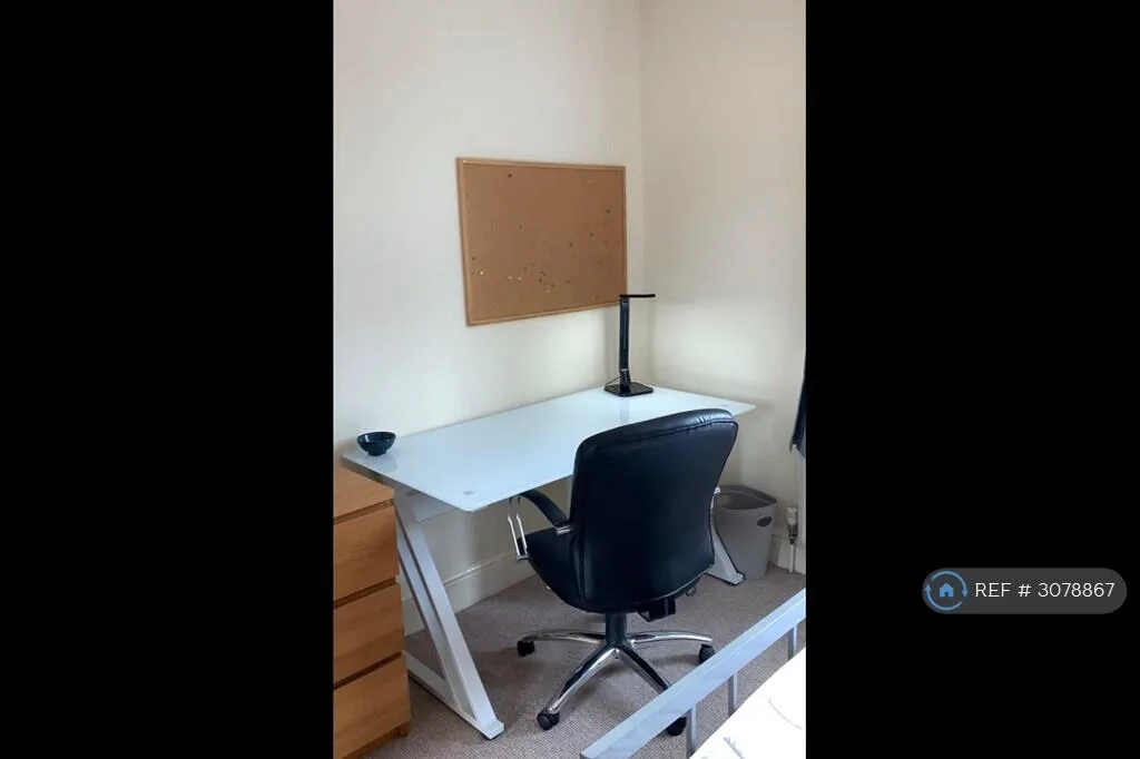 4 bedroom end of terrace house for rent
