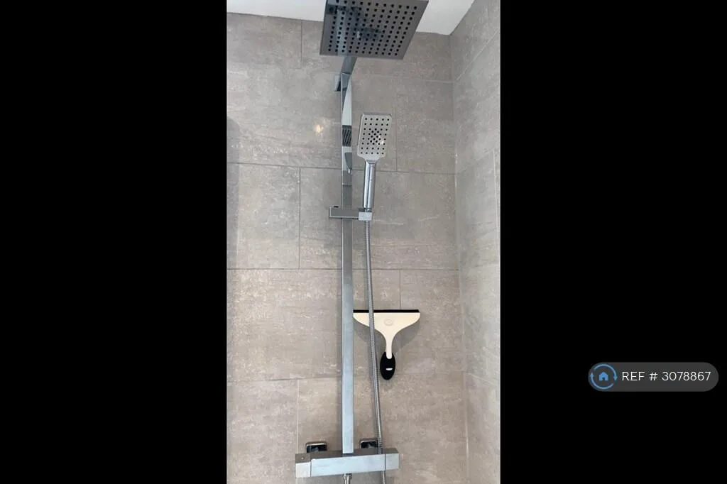 4 bedroom end of terrace house for rent