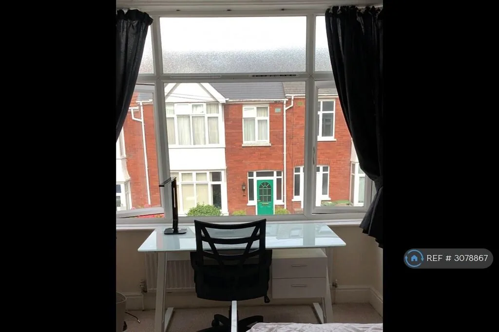 4 bedroom end of terrace house for rent