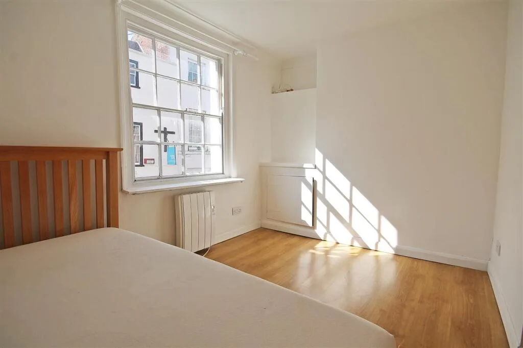 1 bedroom semi-detached house for rent