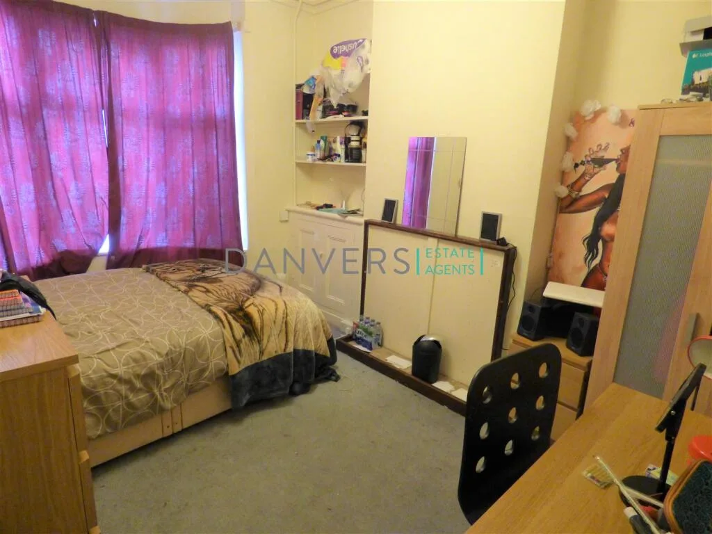 4 bedroom terraced house for rent
