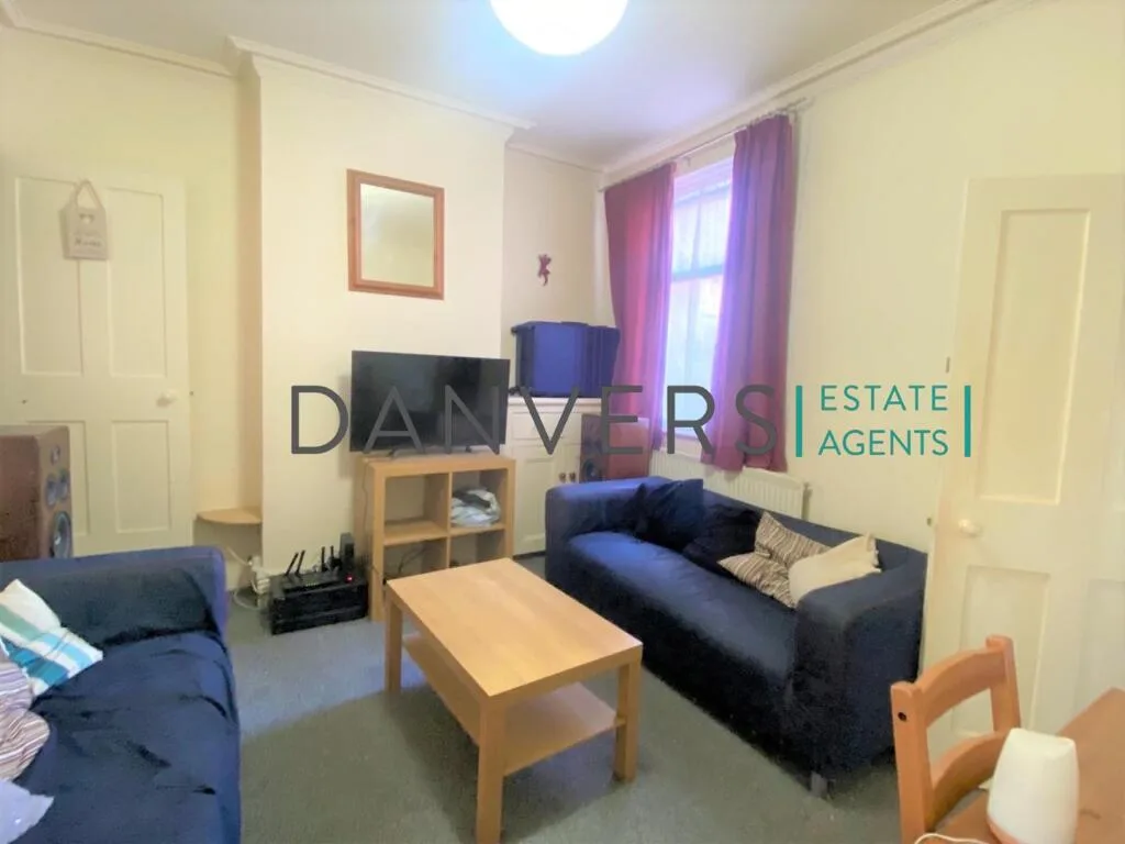 4 bedroom terraced house for rent