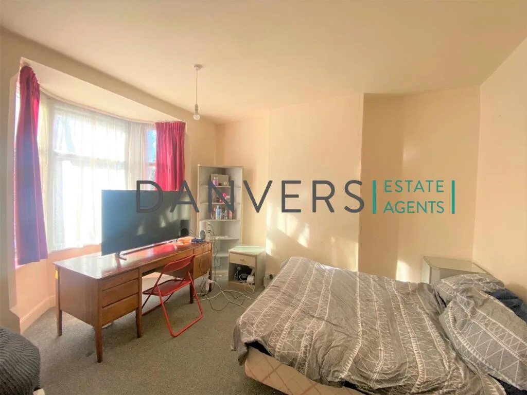 4 bedroom terraced house for rent