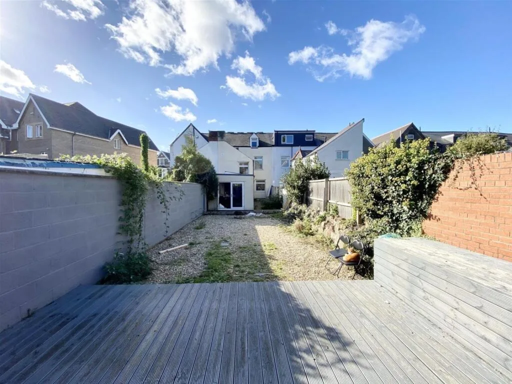 7 bedroom terraced house for rent