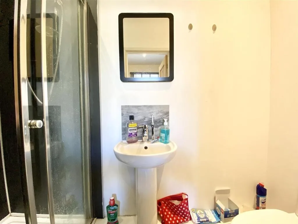 7 bedroom terraced house for rent