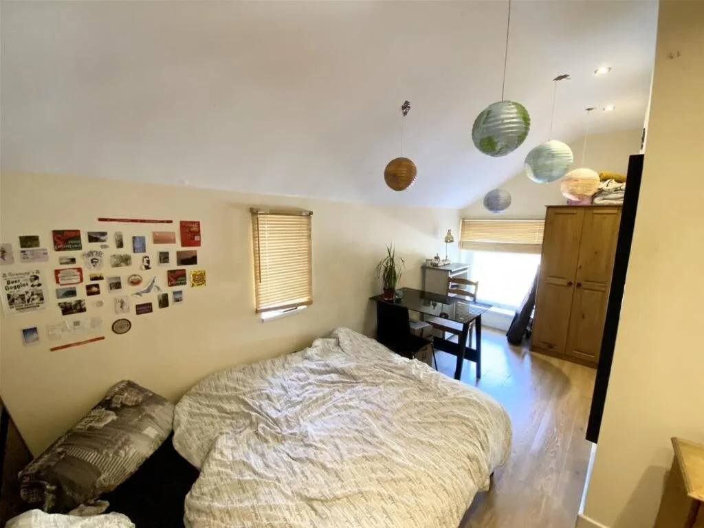 7 bedroom terraced house for rent
