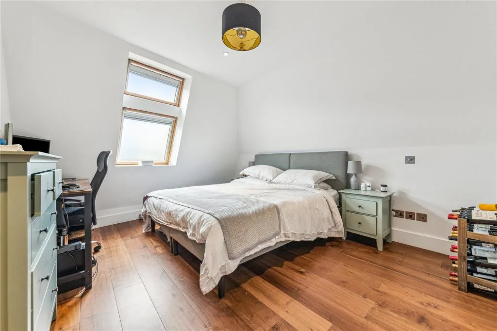 2 bedroom penthouse for rent