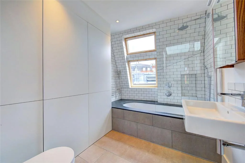 2 bedroom penthouse for rent