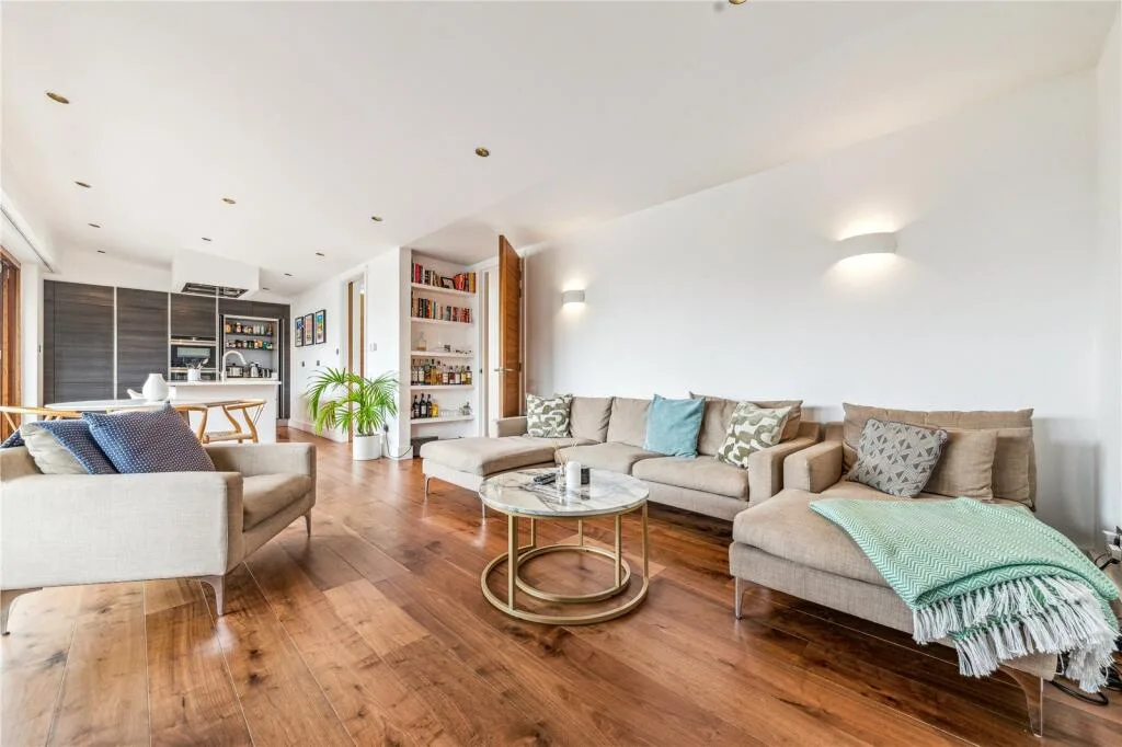 2 bedroom penthouse for rent