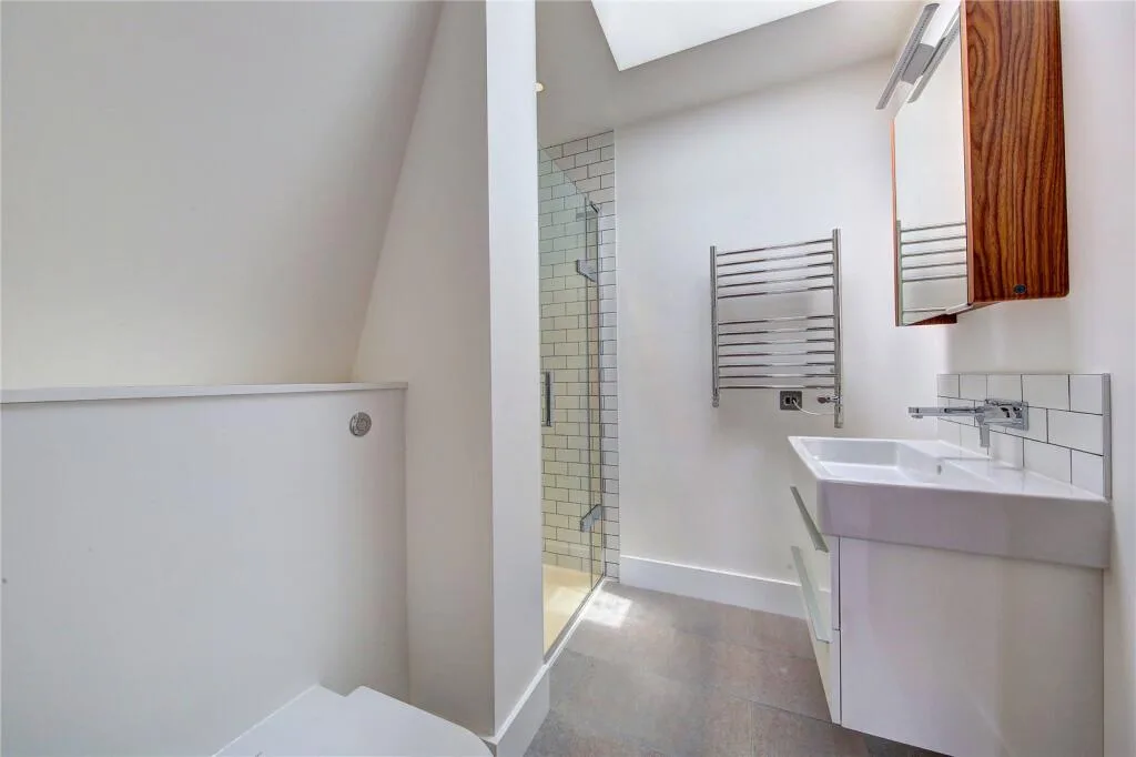2 bedroom penthouse for rent