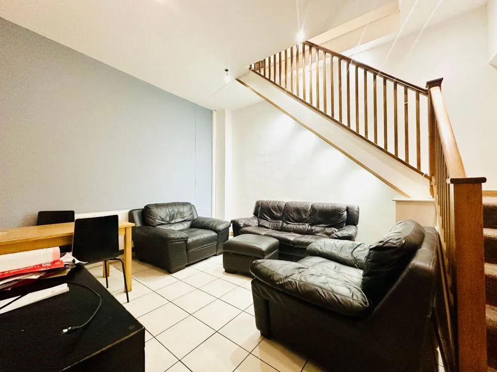 6 bedroom detached house for rent
