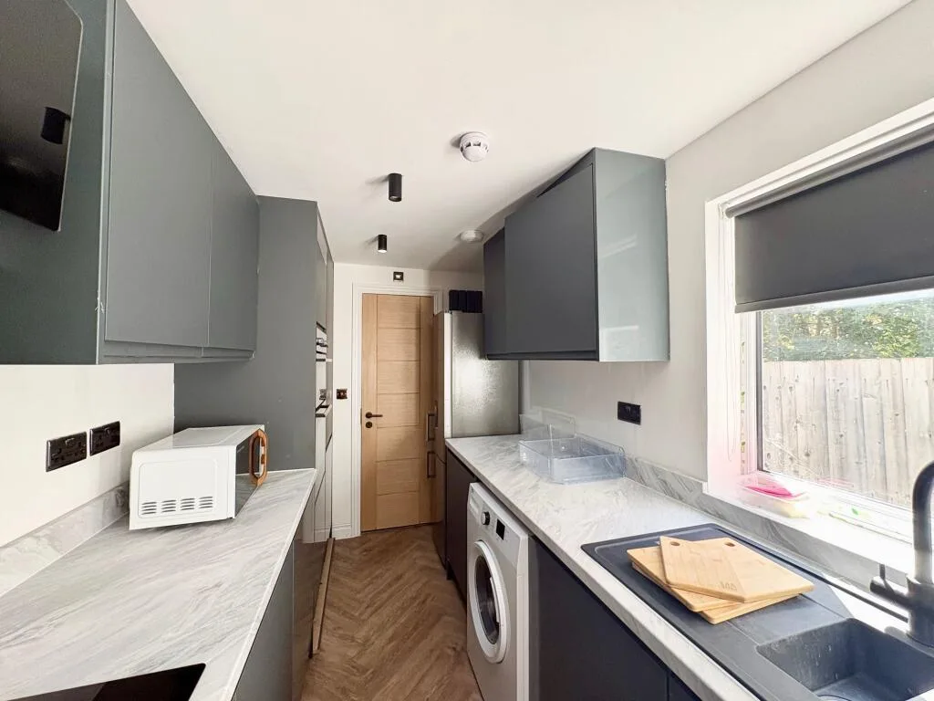 5 bedroom terraced house for rent