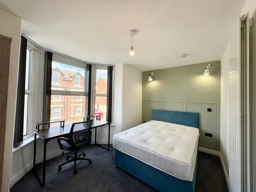 5 bedroom terraced house for rent