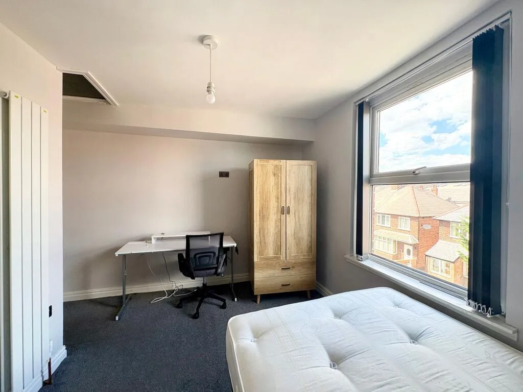 5 bedroom terraced house for rent