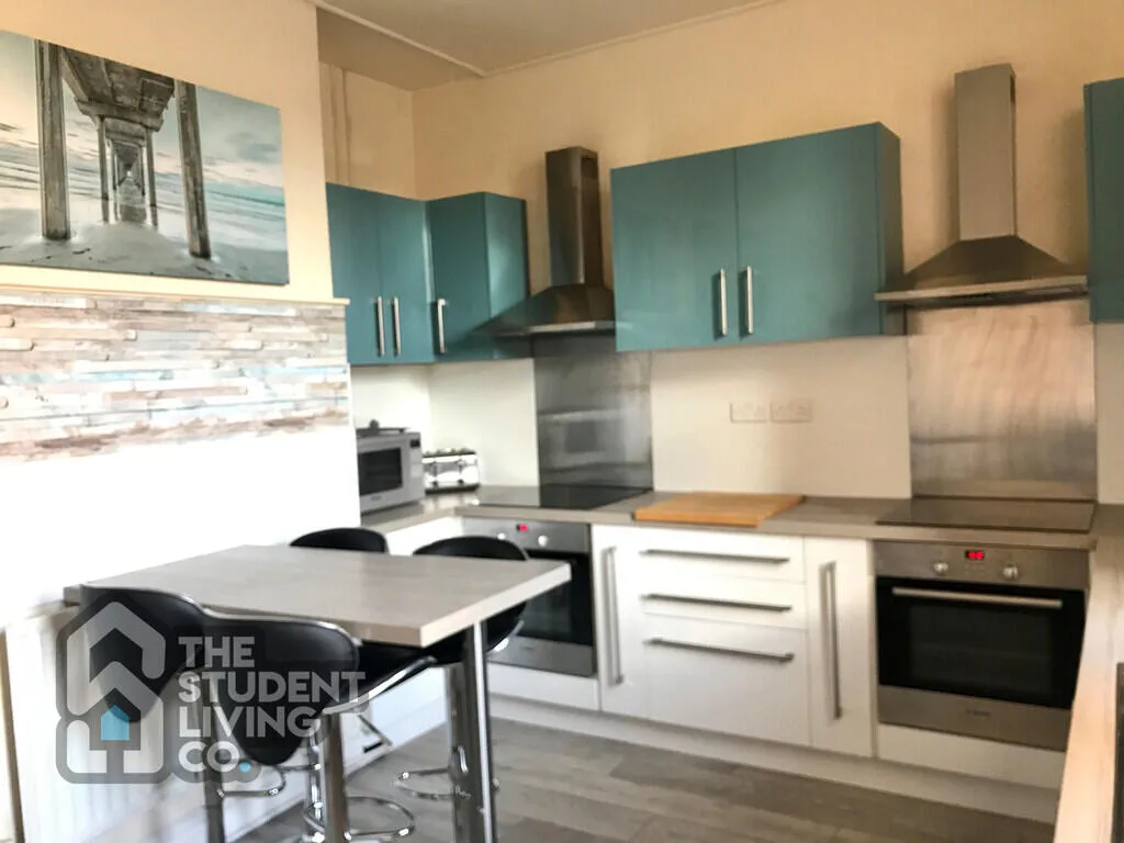 7 bedroom detached house for rent