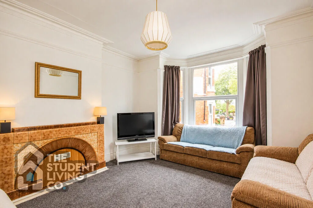 7 bedroom detached house for rent