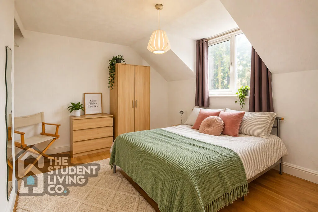 7 bedroom detached house for rent