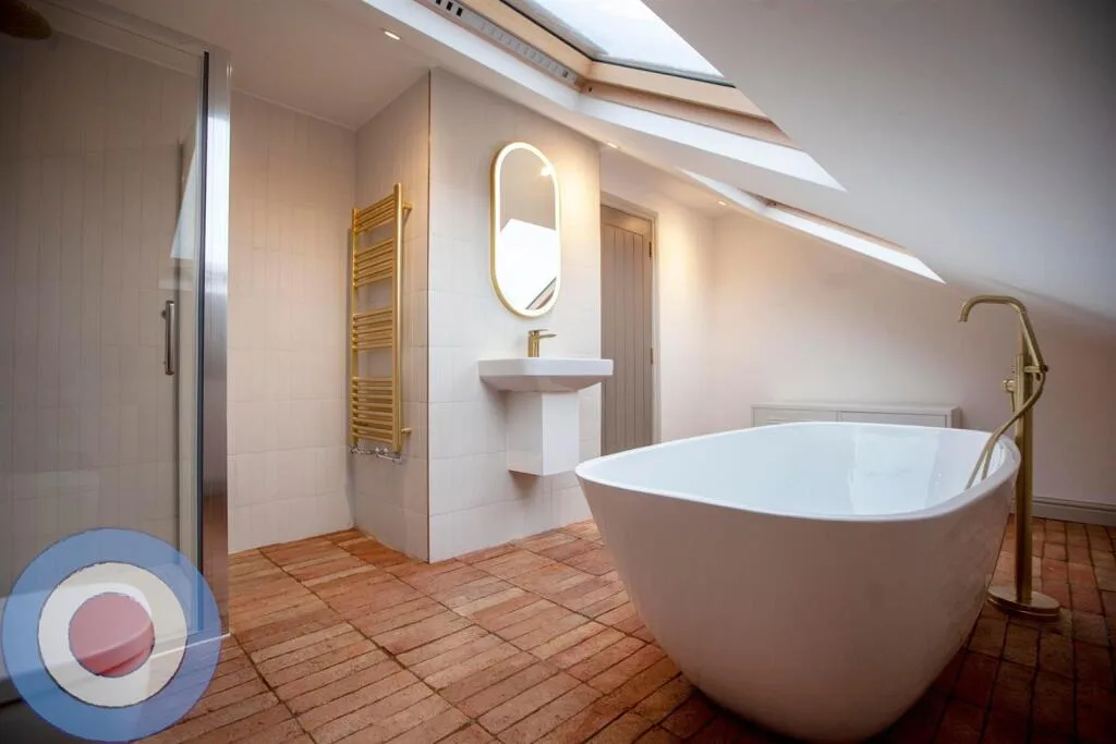 8 bedroom terraced house for rent