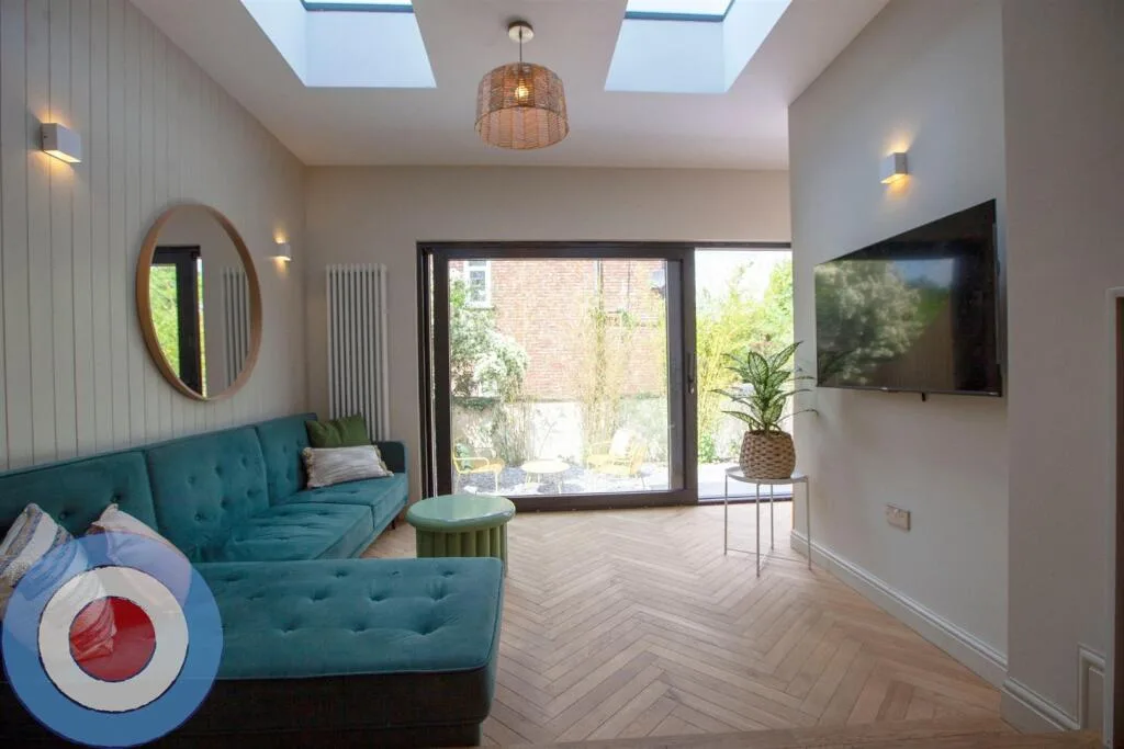 8 bedroom terraced house for rent