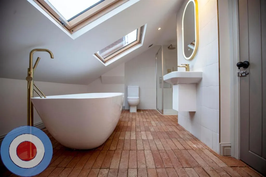 8 bedroom terraced house for rent