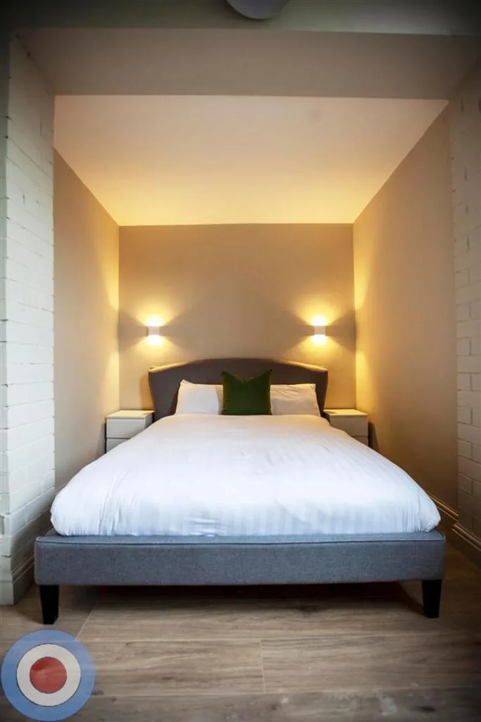 8 bedroom terraced house for rent