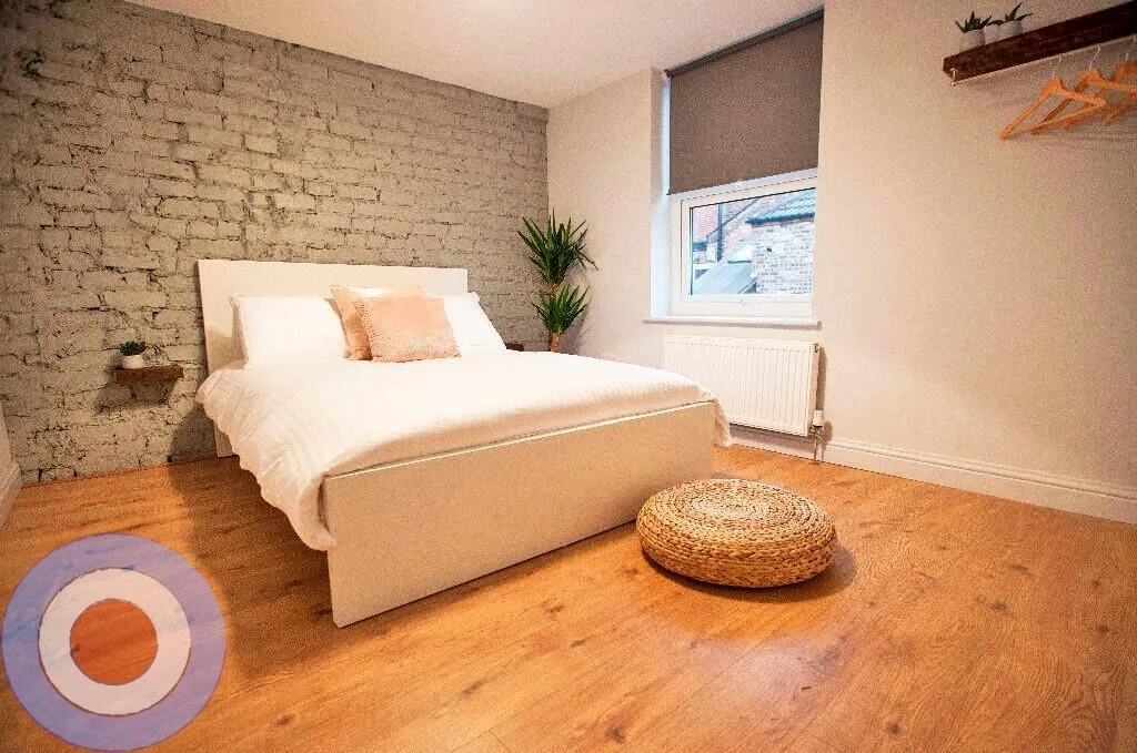 6 bedroom house for rent