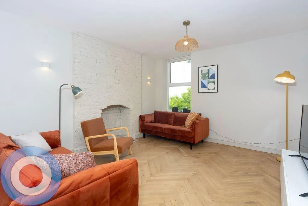 8 bedroom house for rent