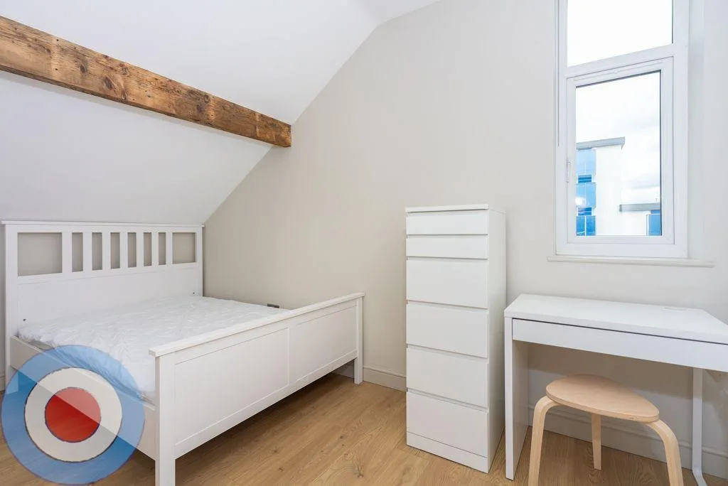 8 bedroom house for rent