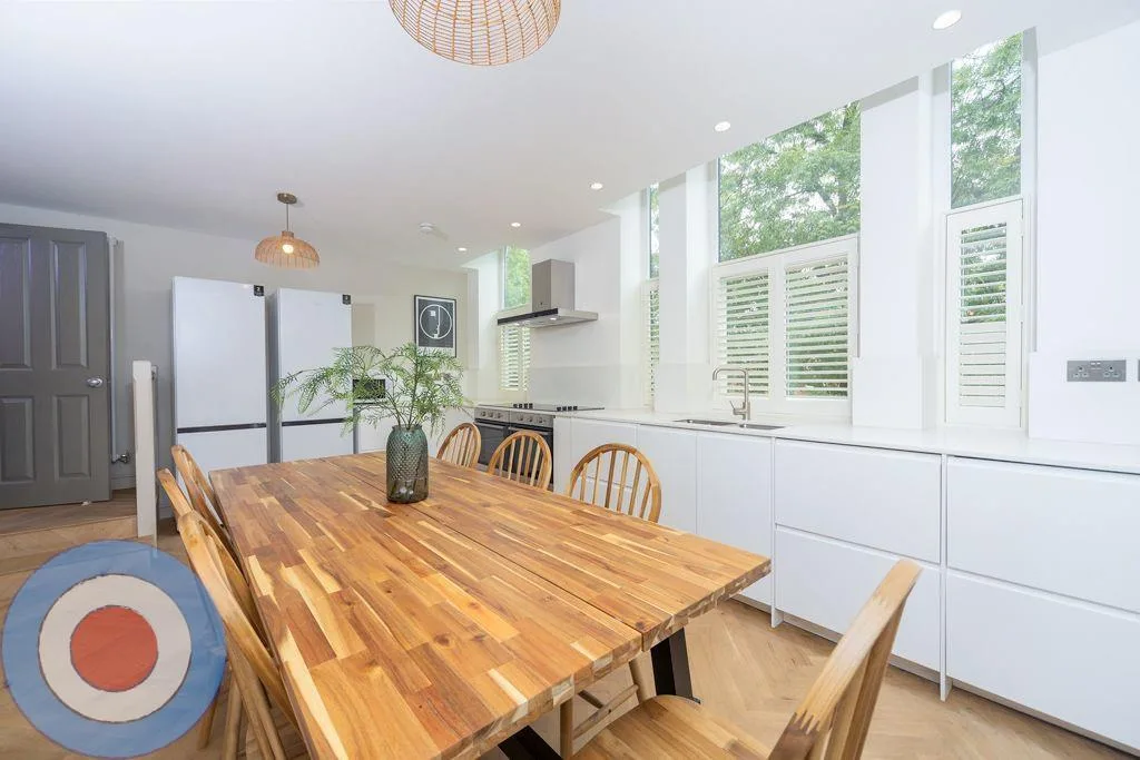 8 bedroom house for rent