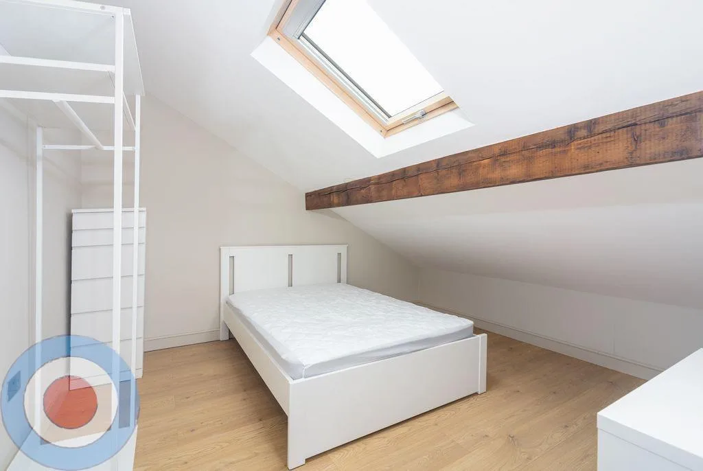 8 bedroom house for rent