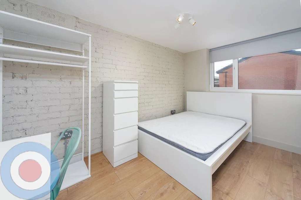8 bedroom house for rent