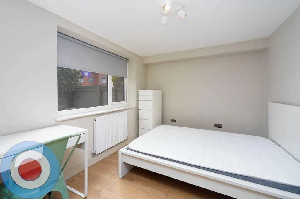8 bedroom house for rent