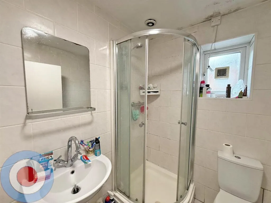 5 bedroom detached house for rent