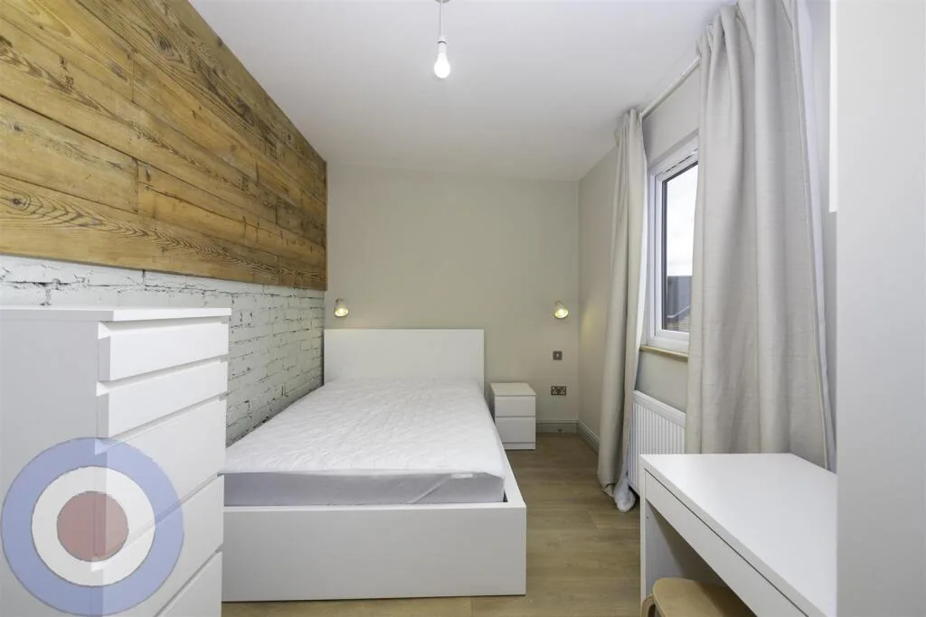 6 bedroom terraced house for rent