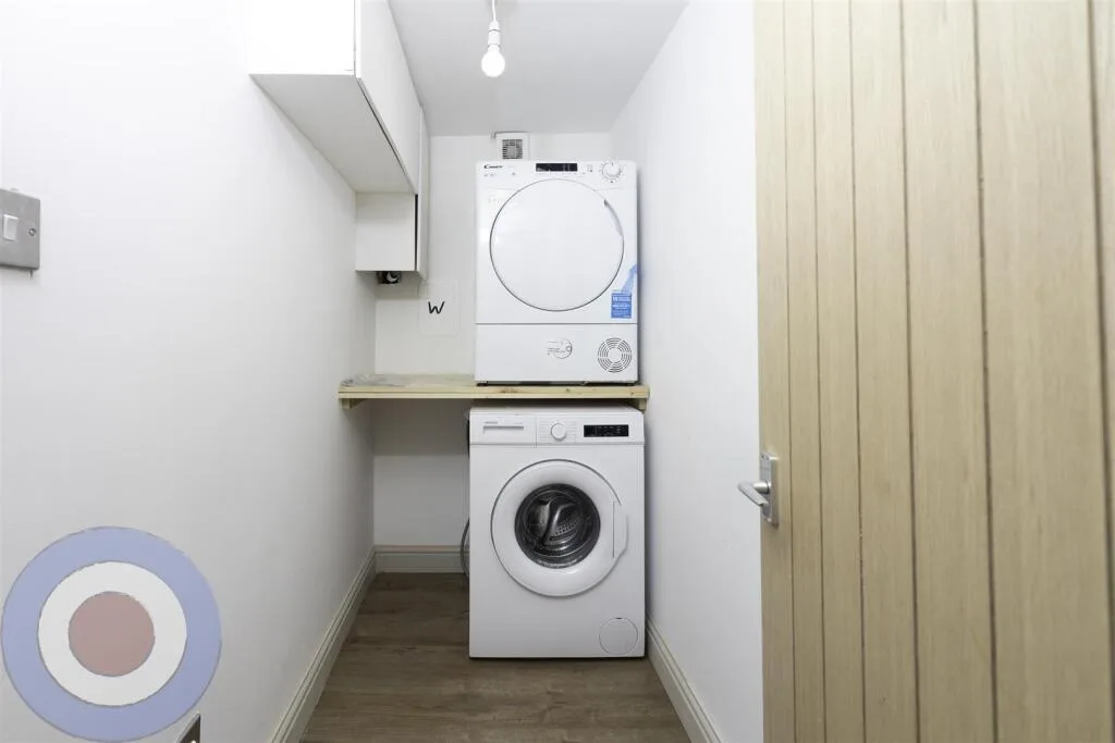 10 bedroom terraced house for rent