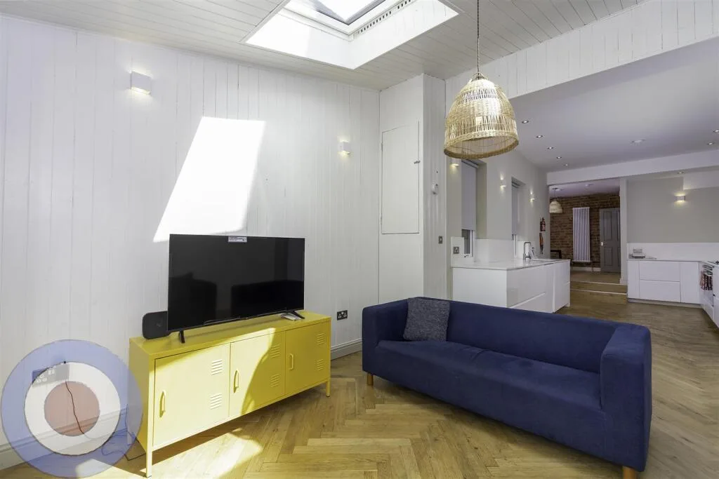 10 bedroom terraced house for rent