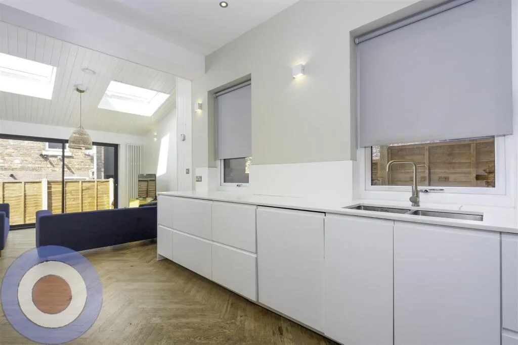 10 bedroom terraced house for rent
