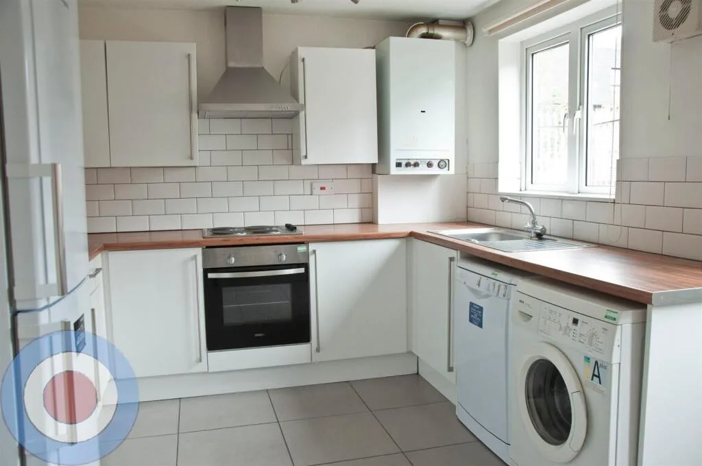 5 bedroom detached house for rent