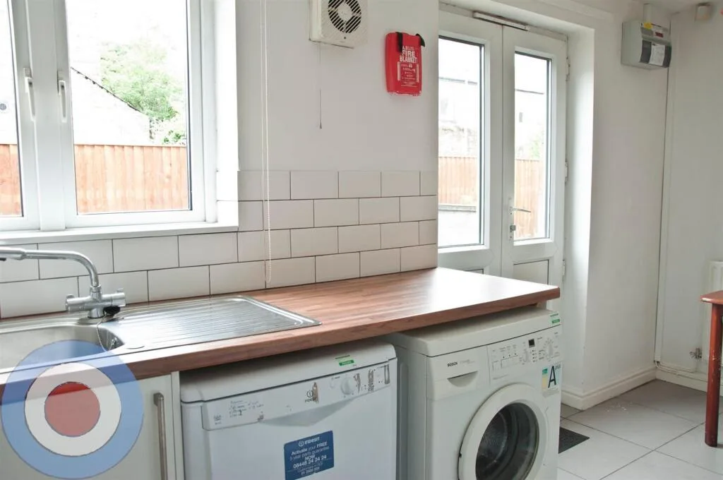 5 bedroom detached house for rent