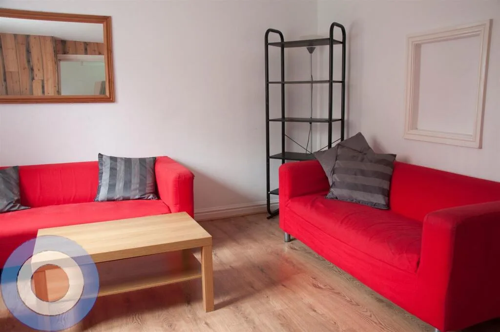 5 bedroom detached house for rent