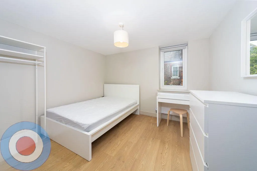 8 bedroom house for rent