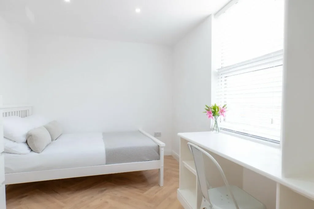 6 bedroom terraced house for rent